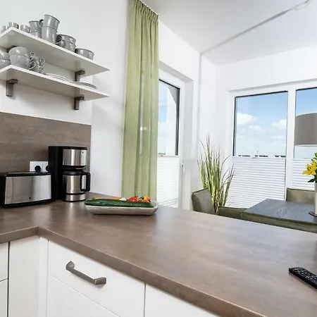 Gelber Sonnenstern Apartment Olpenitz