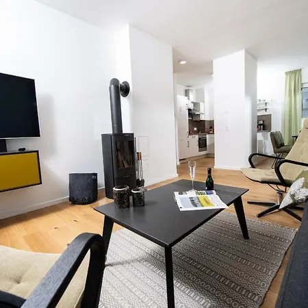 Gelber Sonnenstern Apartment Olpenitz