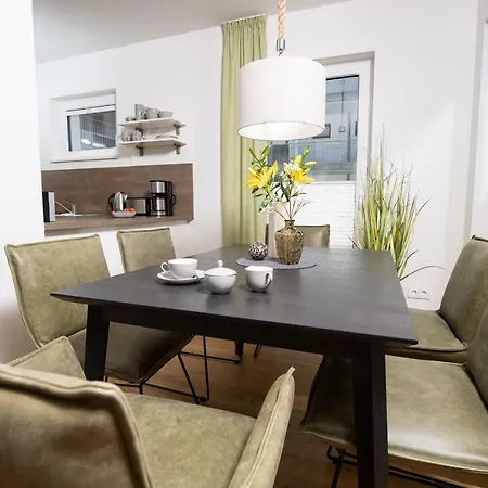 Gelber Sonnenstern Apartment